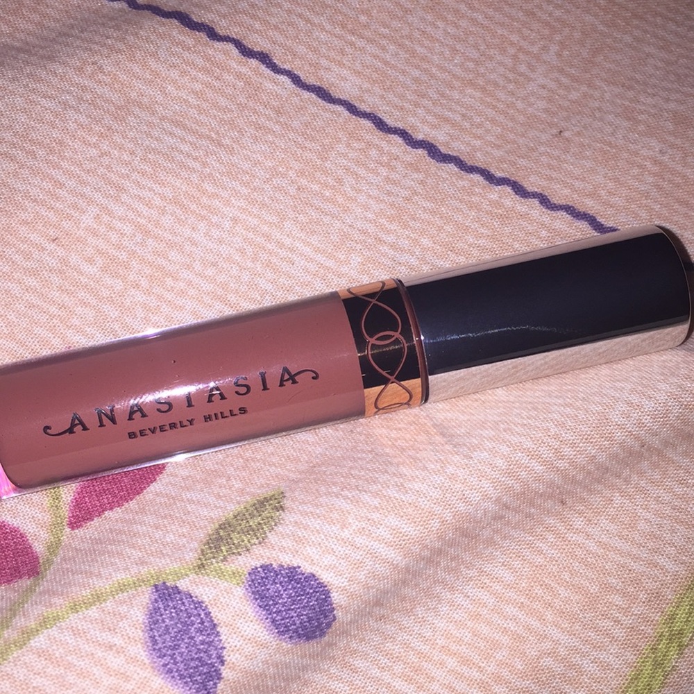 anstasia matt lipstick